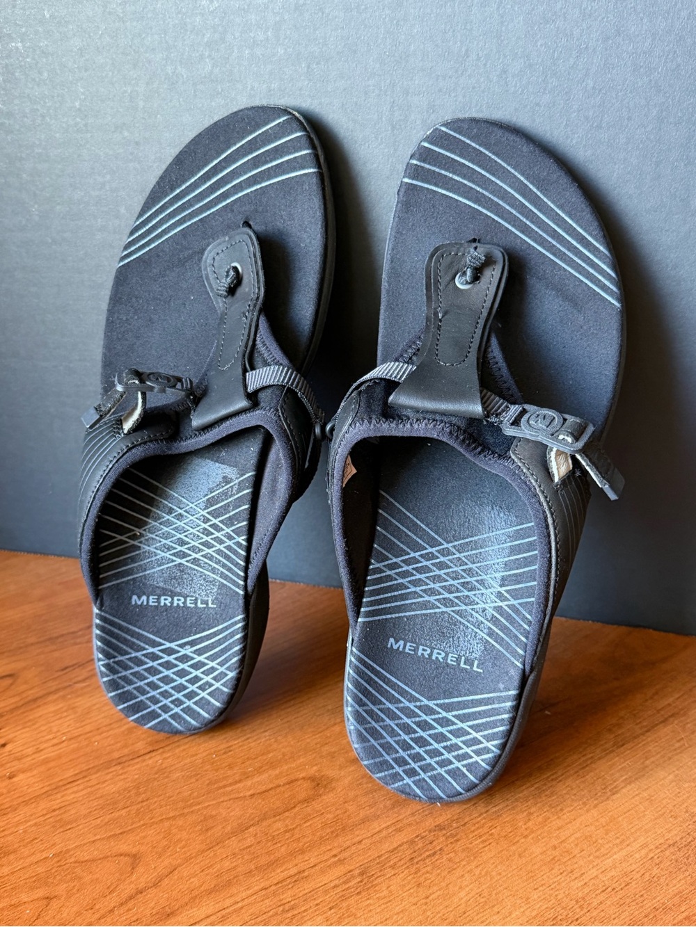 Merrell Women’s Black Sport Thong Sandals, adjustable W 9 Euro 40 $22 like NEW!!